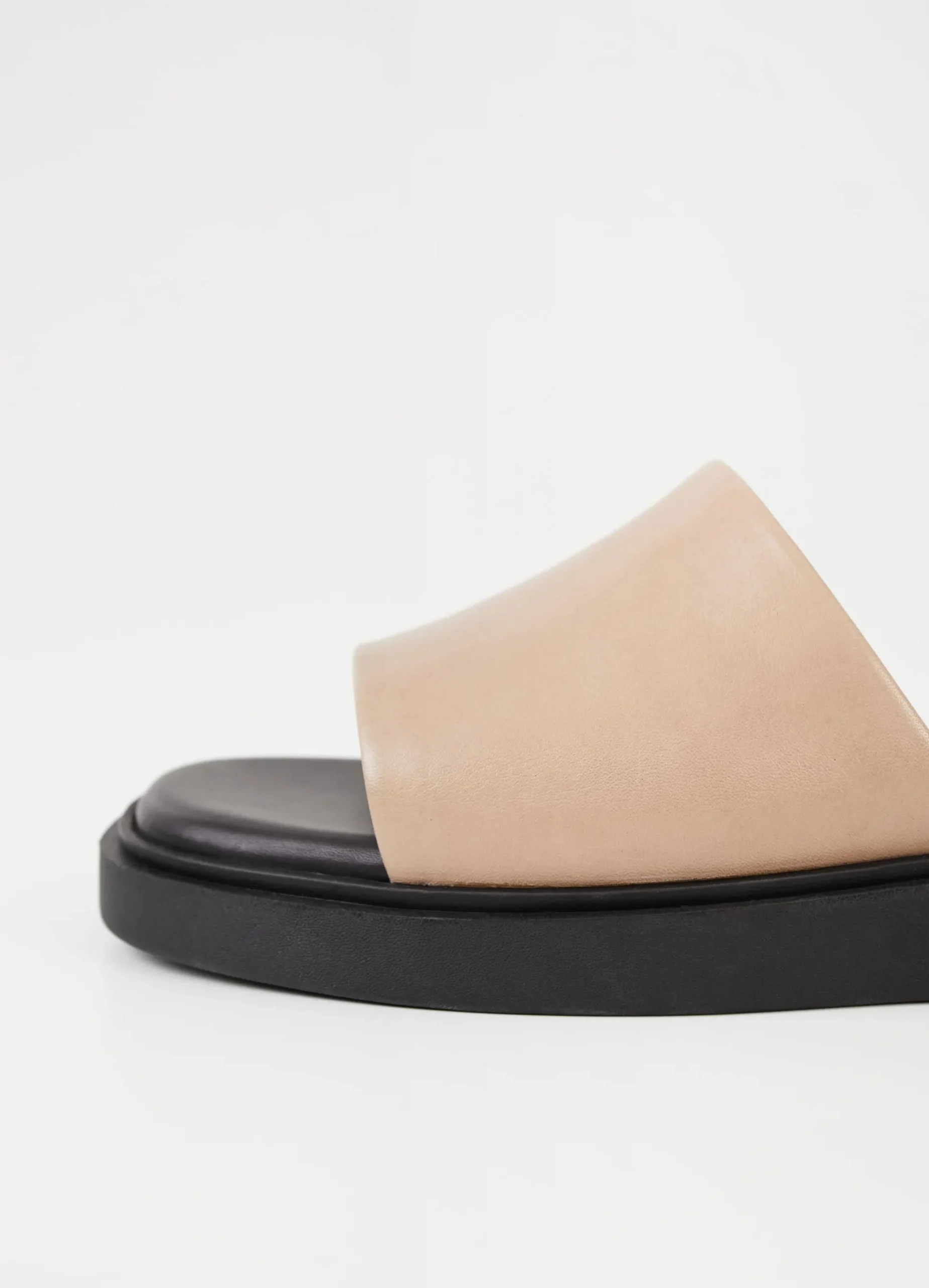 CONNIE SANDALS
