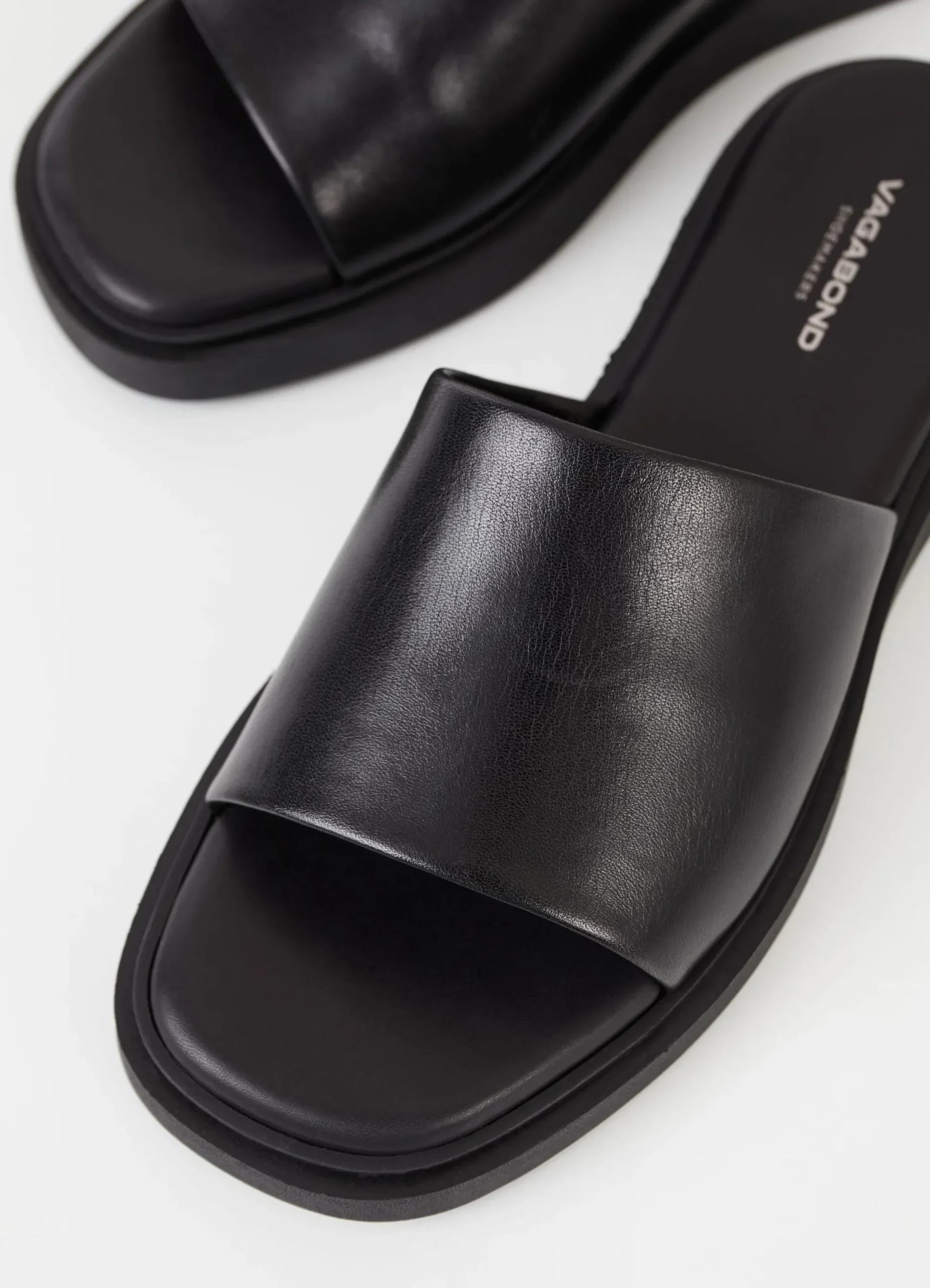 CONNIE SANDALS