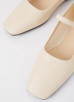 DELIA SHOES