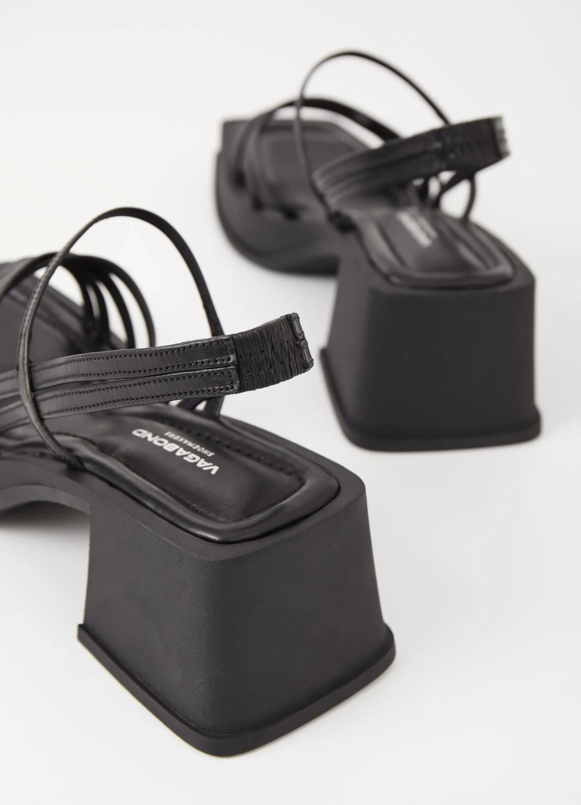 HENNIE SANDALS