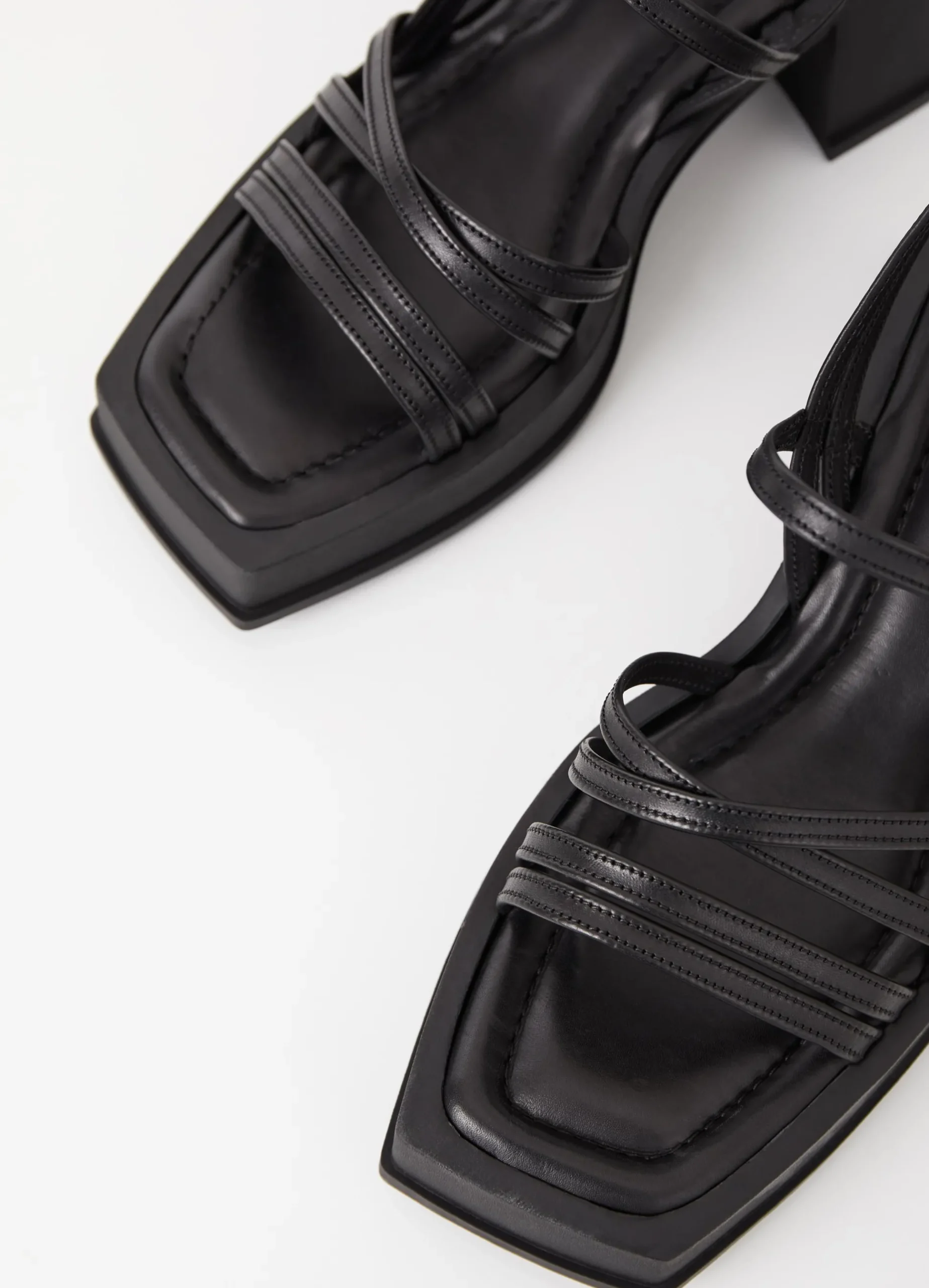 HENNIE SANDALS