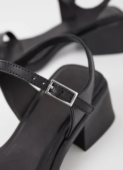 INES SANDALS