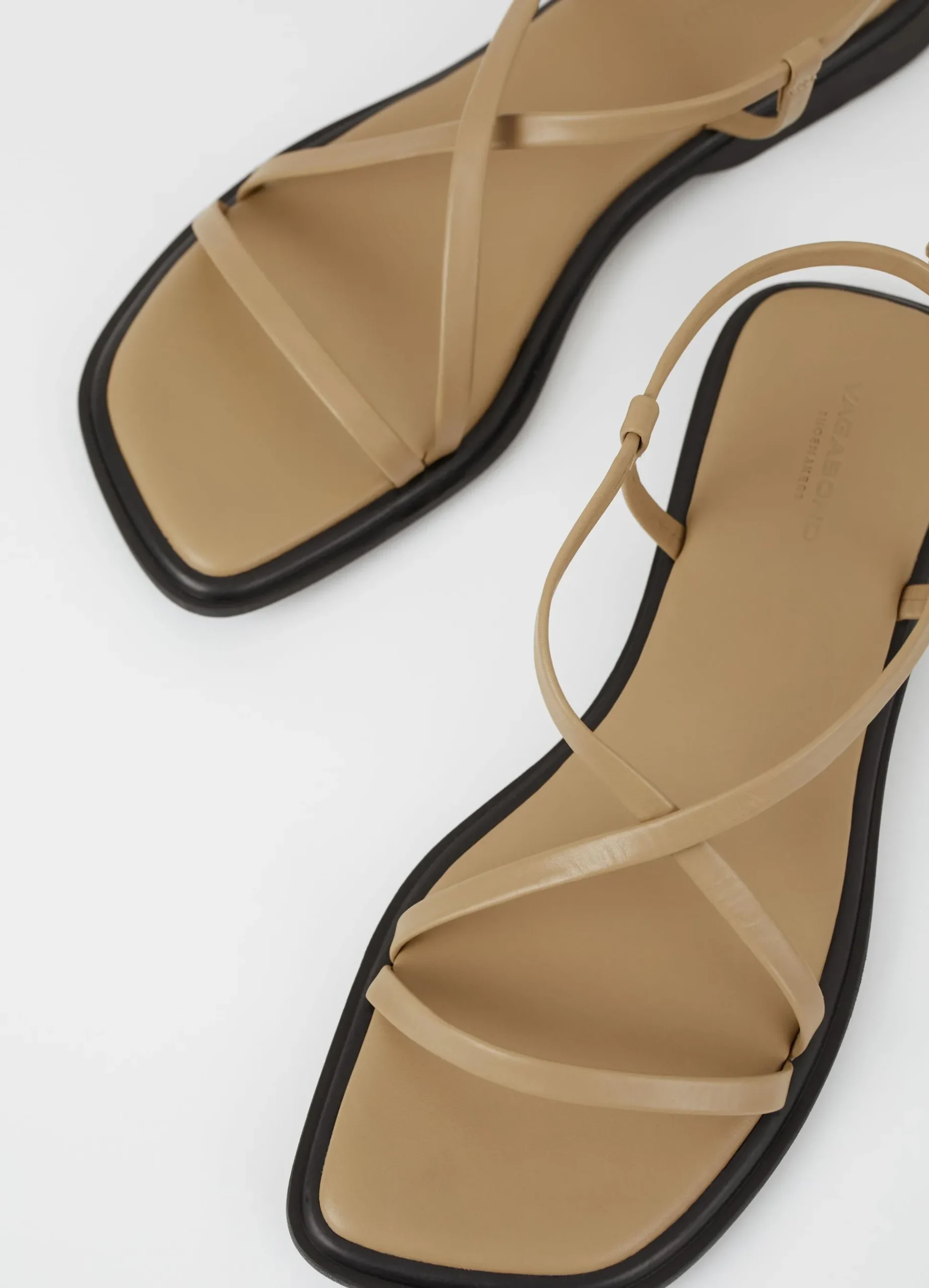 IZZY SANDALS