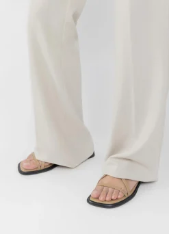 IZZY SANDALS