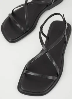 IZZY SANDALS