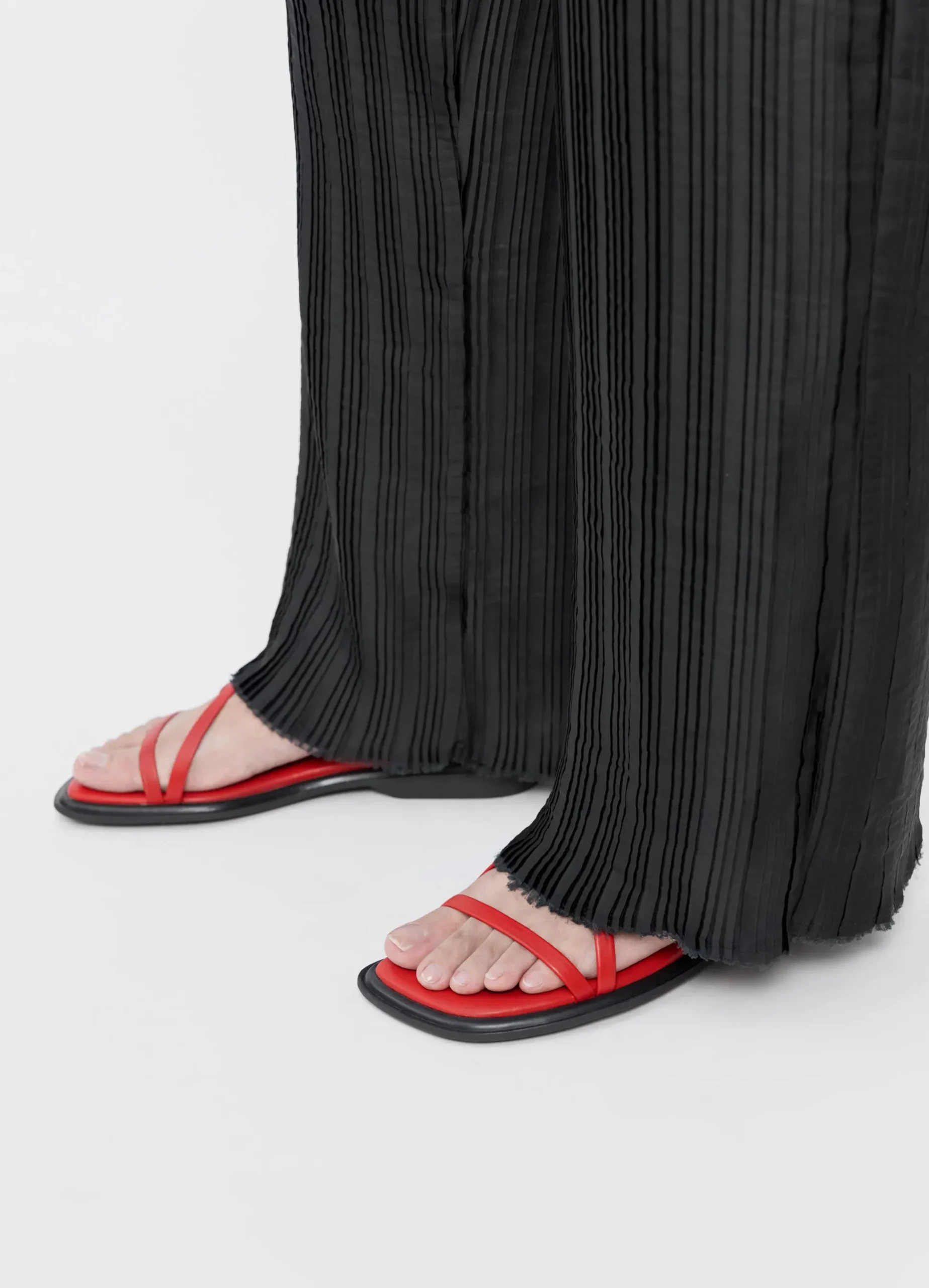IZZY SANDALS